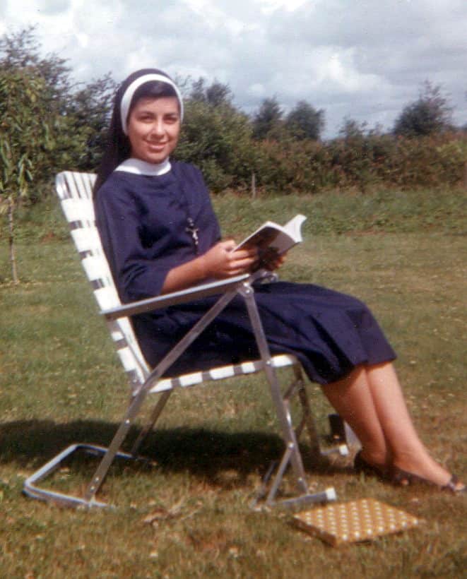 Sister Juanita in Gervais, Ore. teaching Bible School