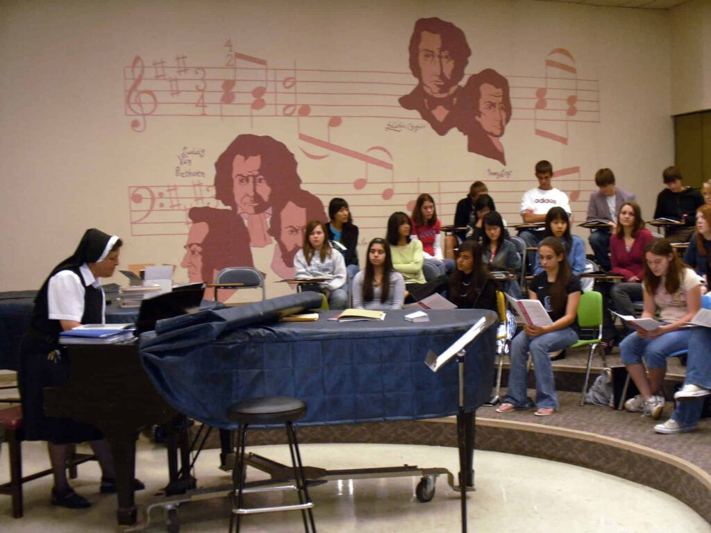 Sr Juliana with music class