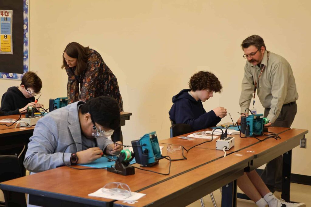 Middle School STEM lab students