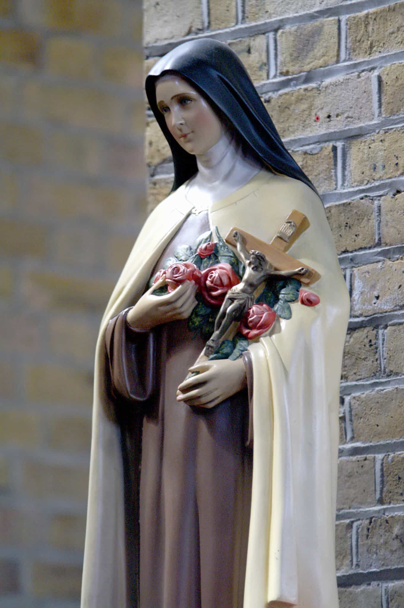 statue of st therese lisieux