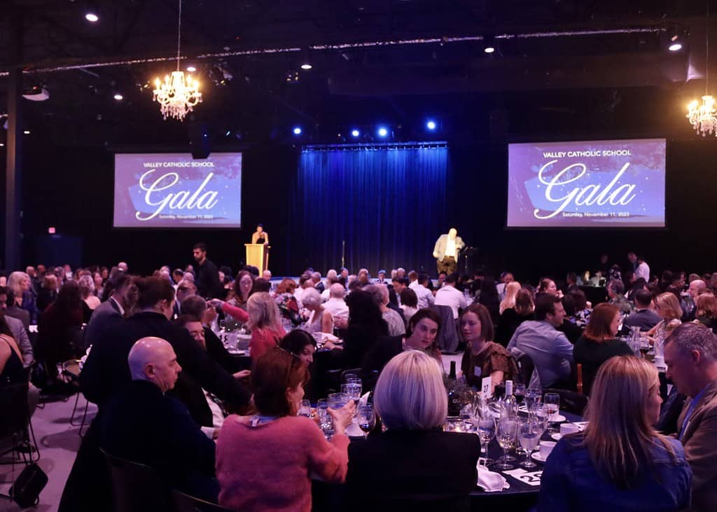 Gala room with guests at table