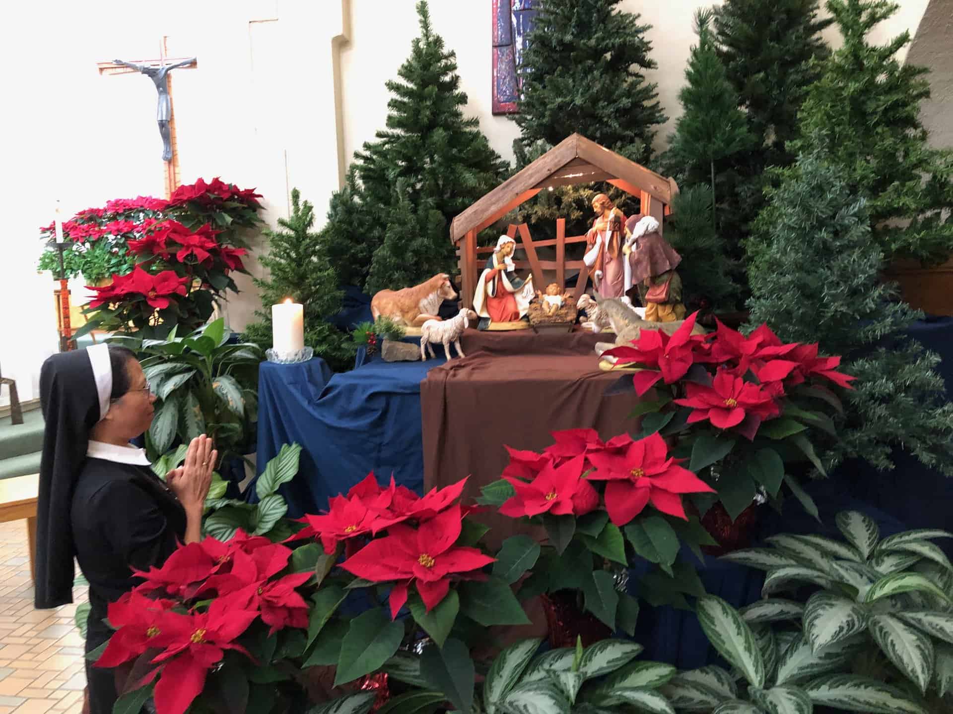 Christmas Chapel decor