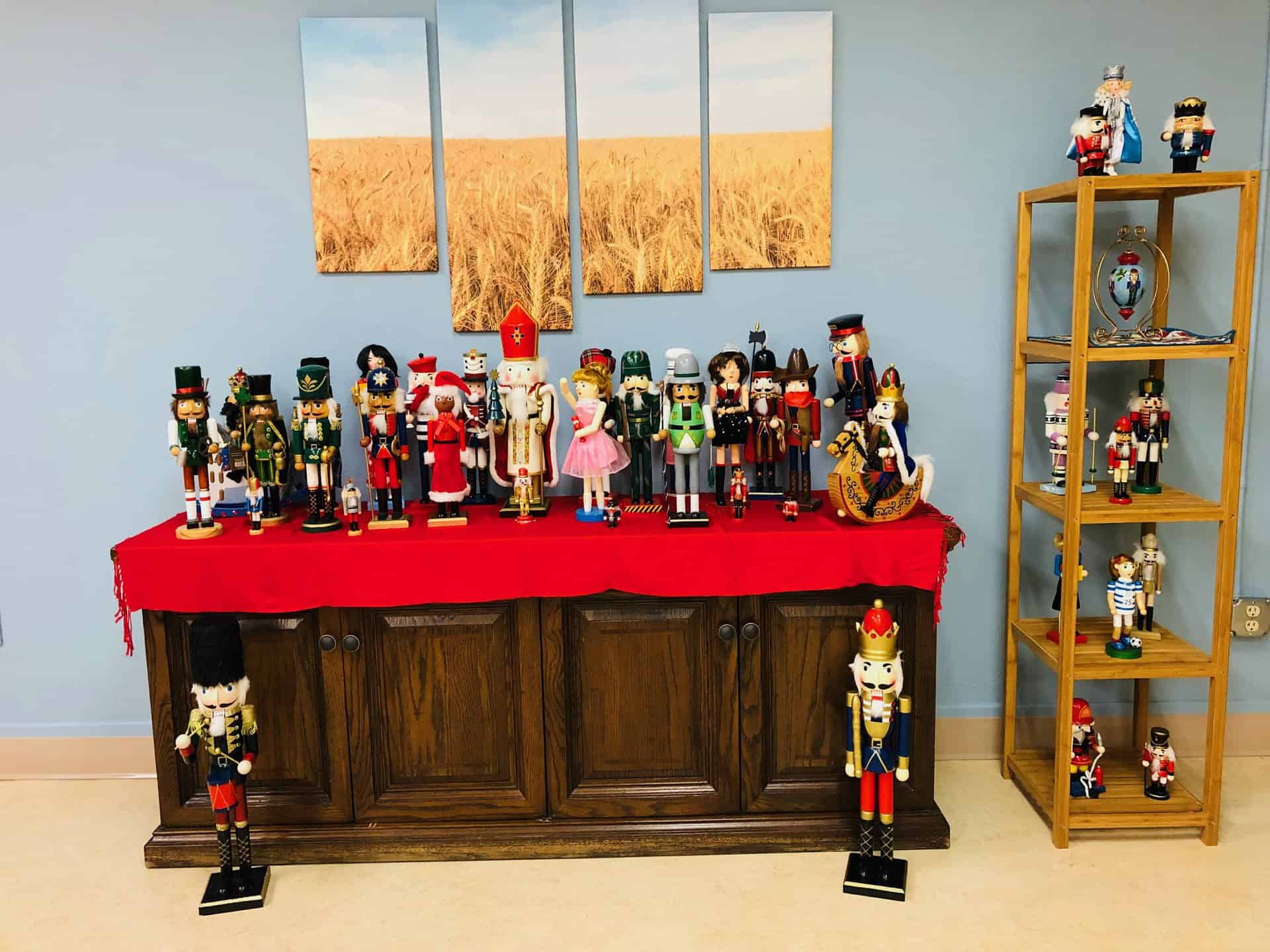Christmas dining room with Nutcracker decoration