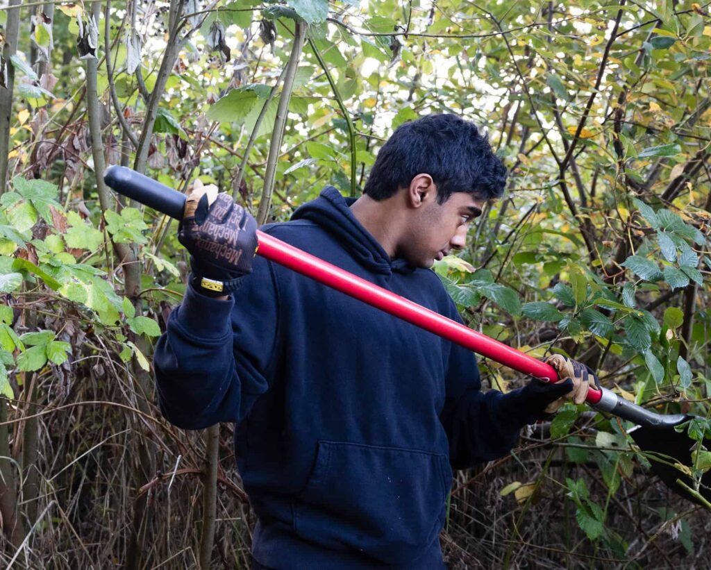 Valiant gardening on day of service