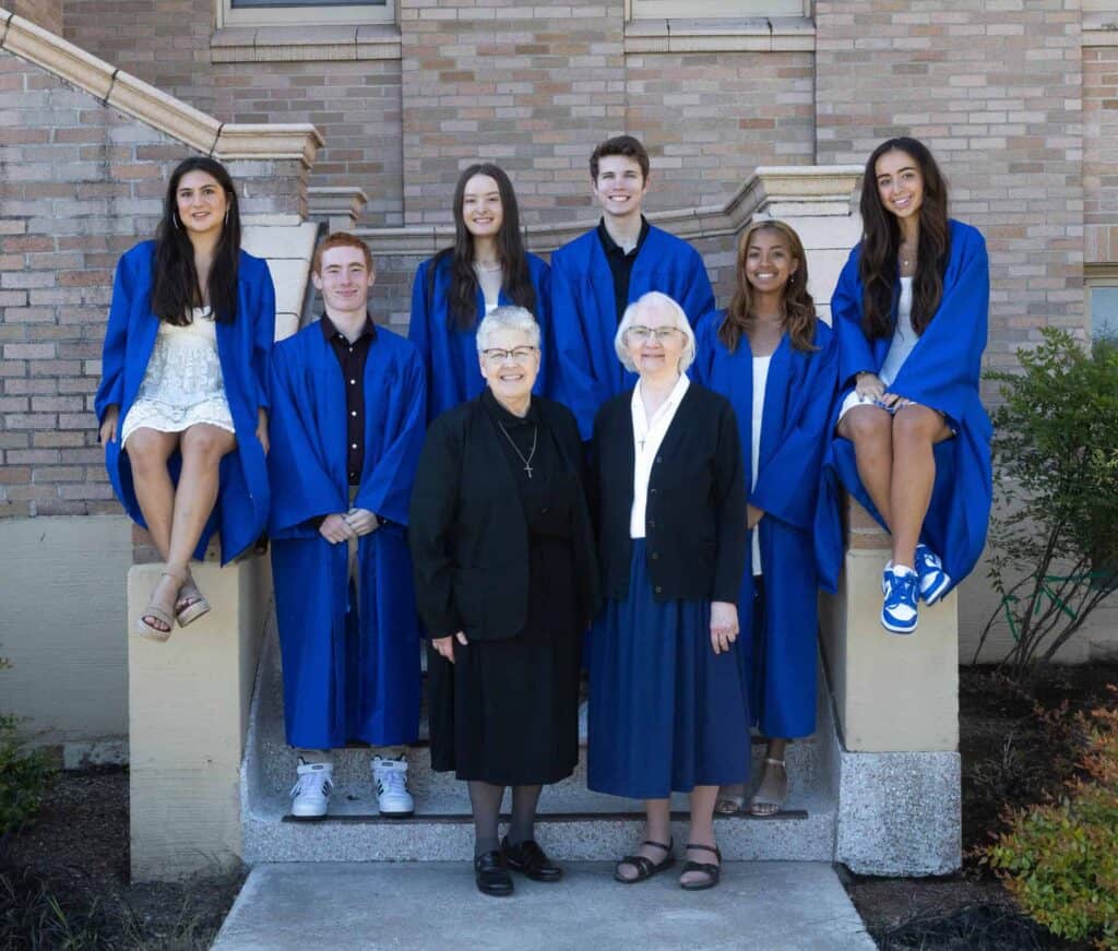 VCHS Grad and Sisters from 2023