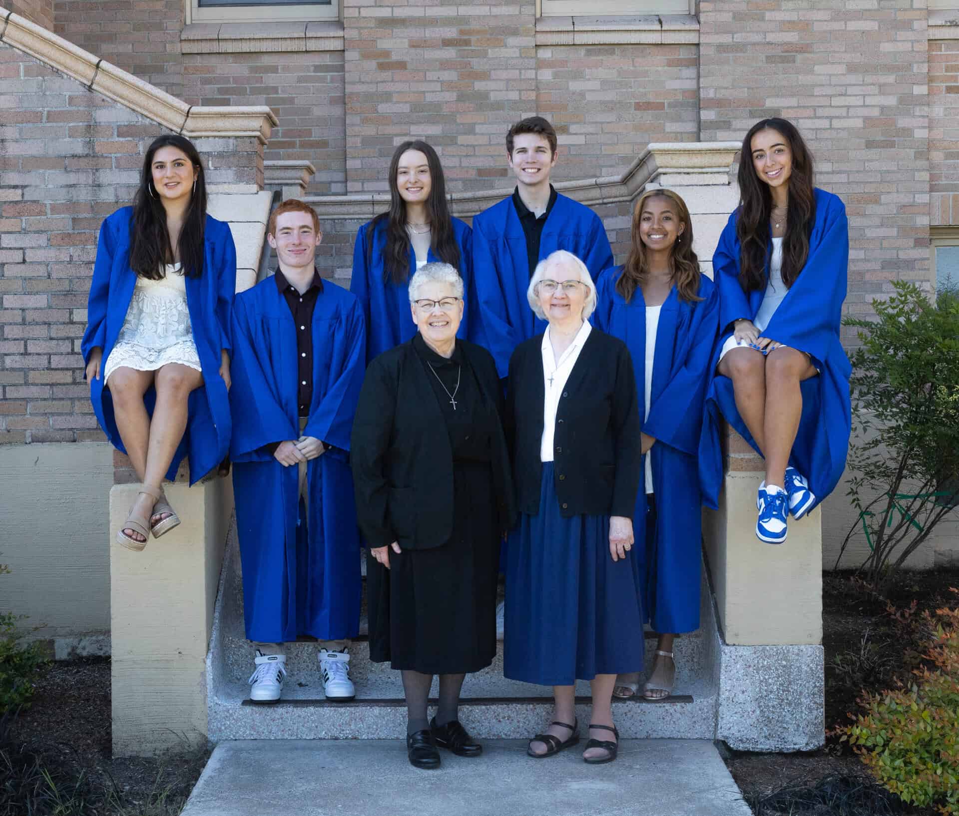 VCHS Grad and Sisters from 2023