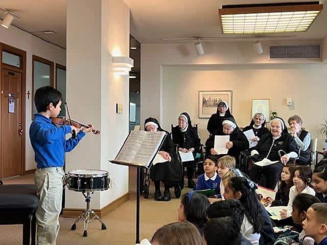 ES musicians perform for sisters