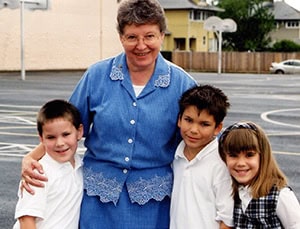 Sr ruth with holy cross students
